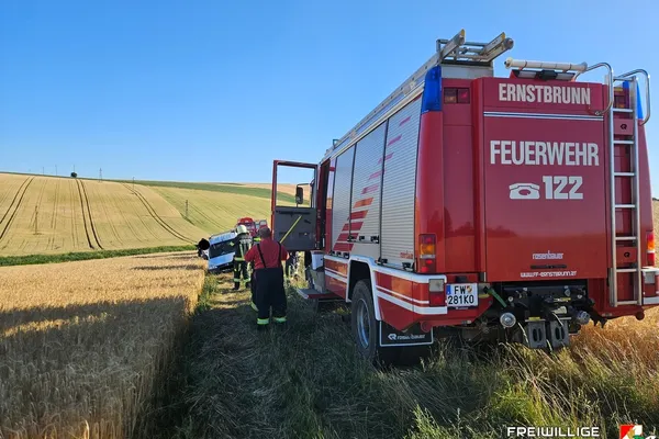 Zweifache PKW Bergung auf Feldweg