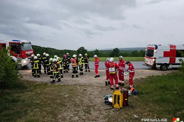 Gemeinsame Einsatzübung bei Starkregen und Dunkelheit