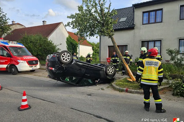 PKW Bergung nach Verkehrsunfall in Würnitz